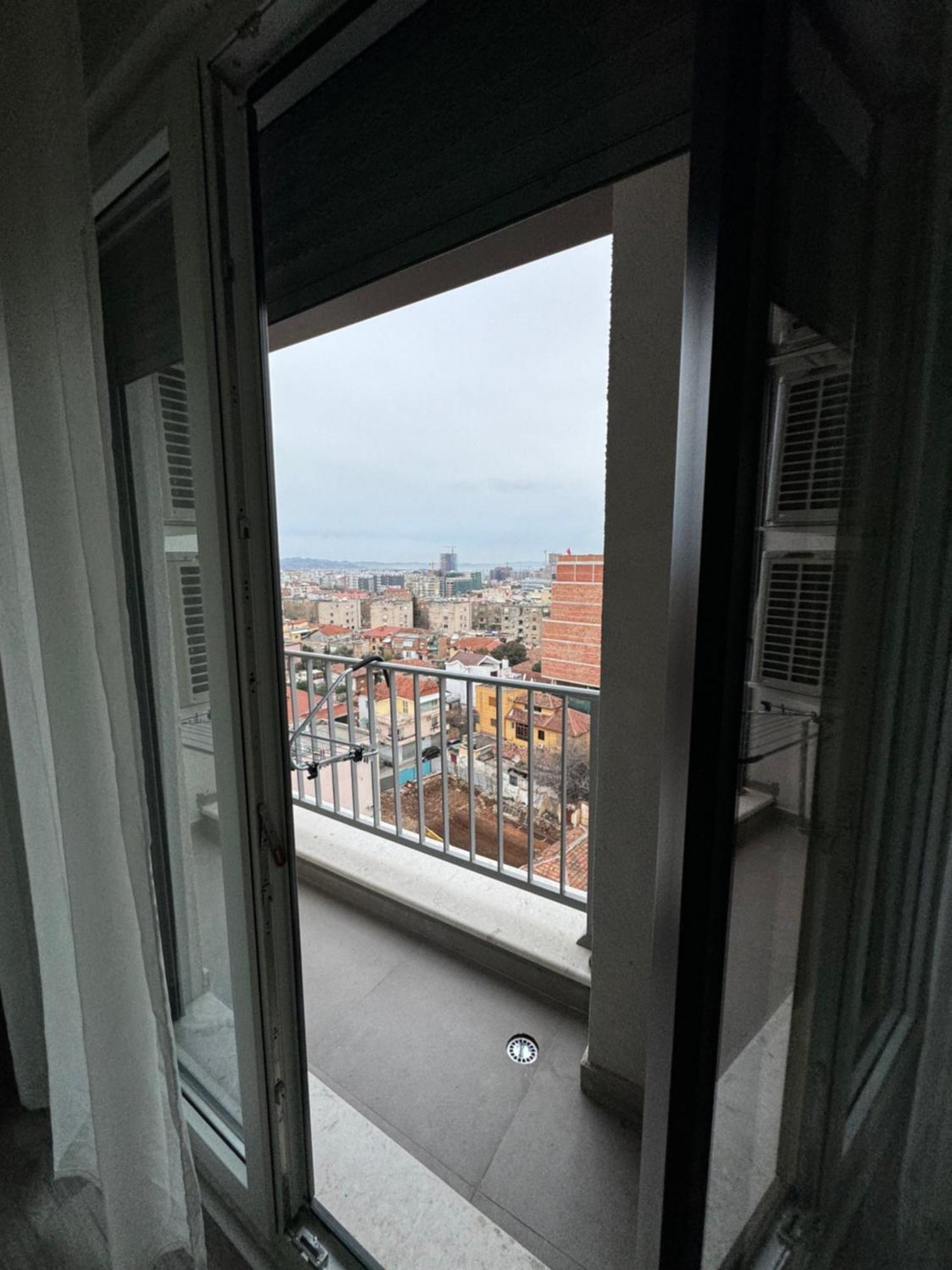 Tirana Centre Lions Gate 2 Apartment Luaran gambar